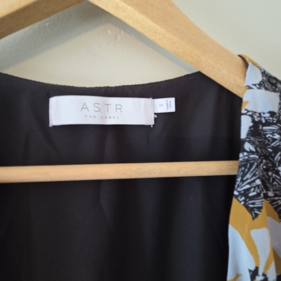 Anthropologie ASTR the label Women's Long Sleeve Aja Mini Wrap Dress Size Small - Picture 12 of 16